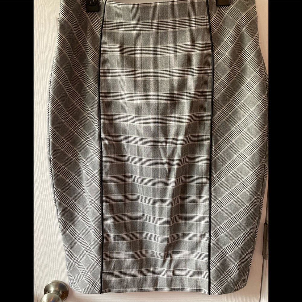Plaid pencil skirt